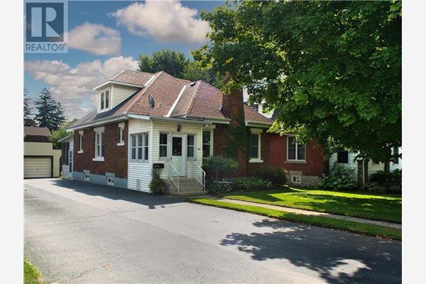 150 WOODSTOCK Street N, Tavistock