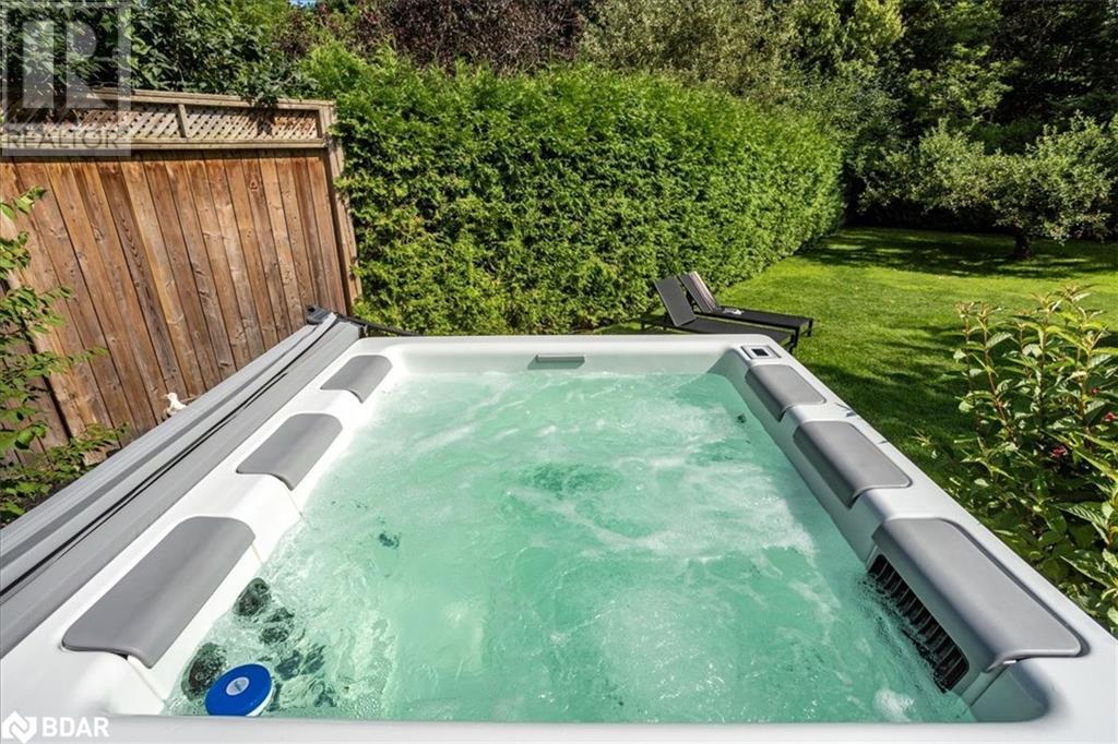 32 NAPIER Street E, Thornbury