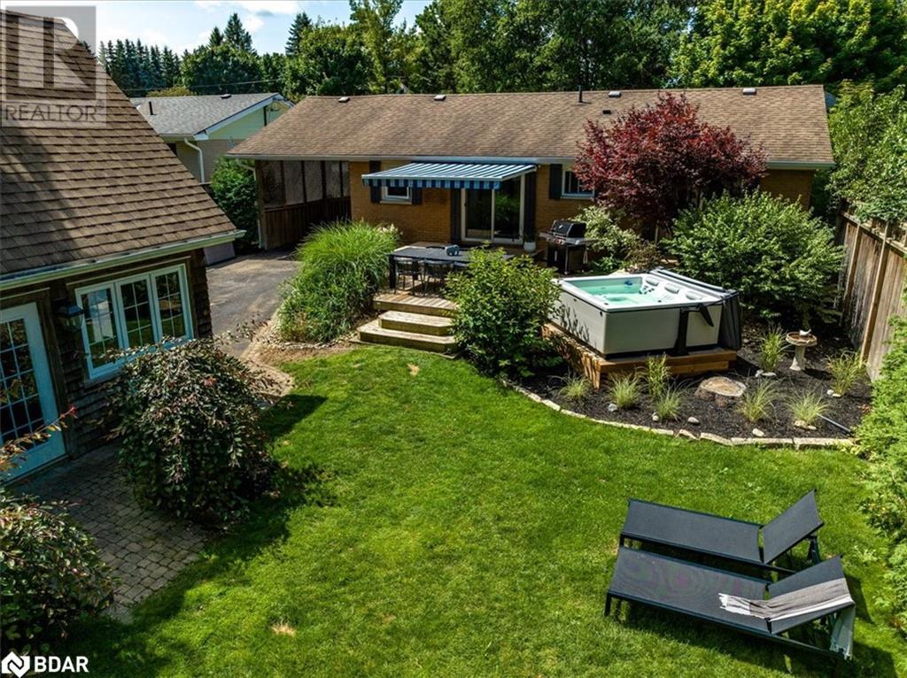 32 NAPIER Street E, Thornbury