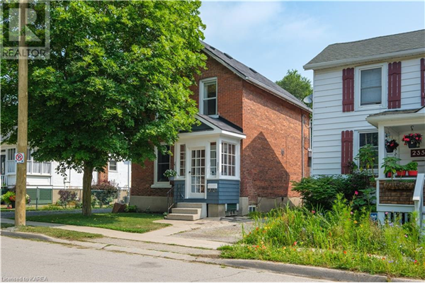 225 CHARLES Street, Gananoque