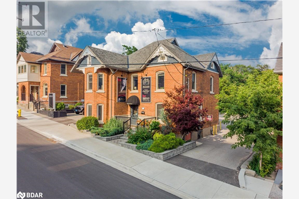 13 POYNTZ Street, Barrie