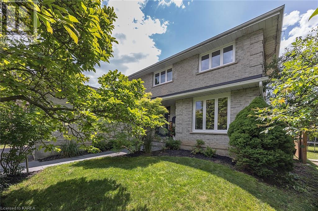 979 WESTMINSTER Place