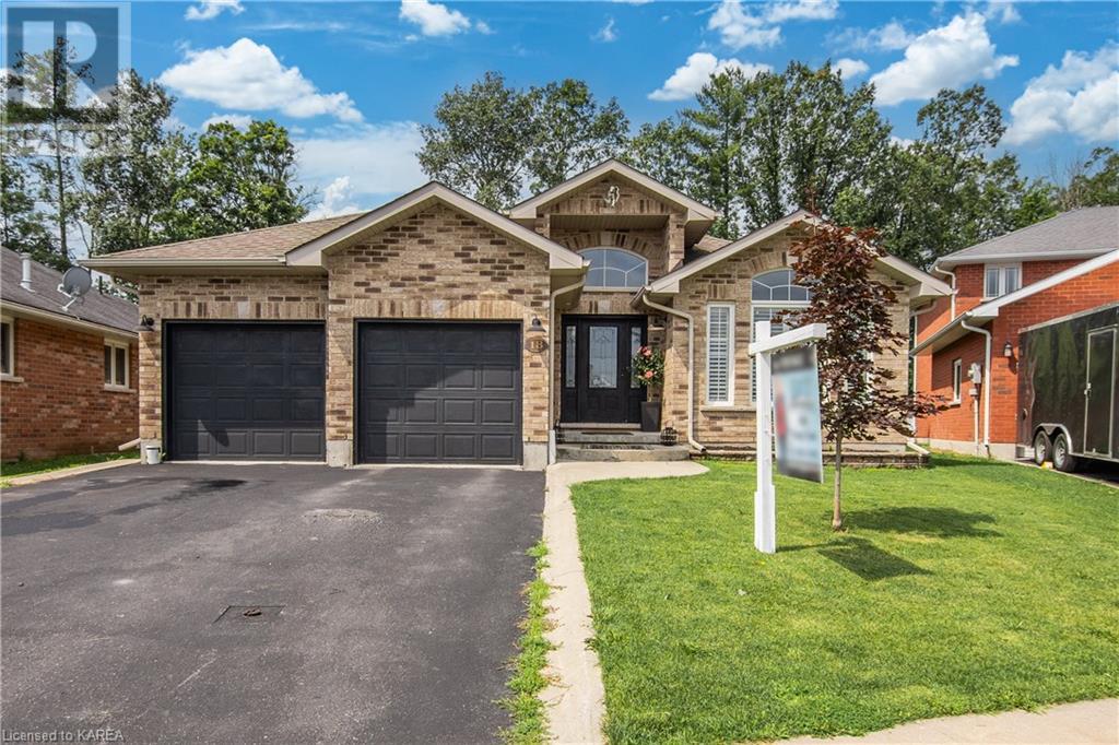 18 ASHWOOD Crescent