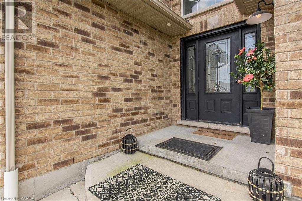 18 ASHWOOD Crescent