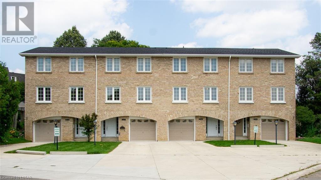 202 HOMESTEAD Crescent