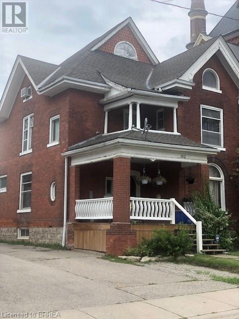 162 GRAND RIVER Street N