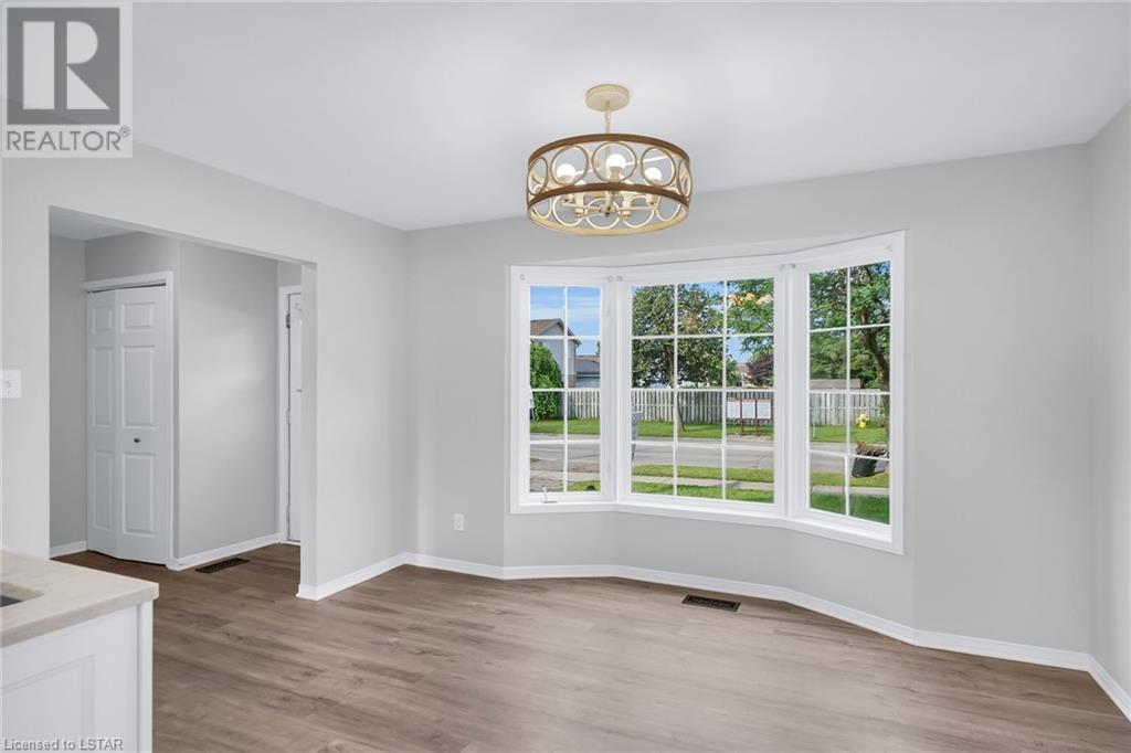 Listing 40465389 - Large Photo # 3