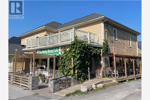 33 QUEEN STREET, Lakefield