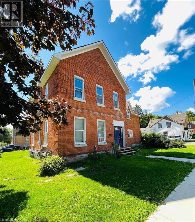 134 DUNDAS Street W