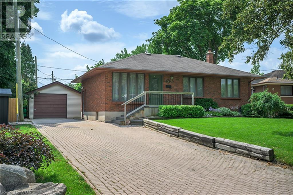 5 LAURENTIAN Drive S, London