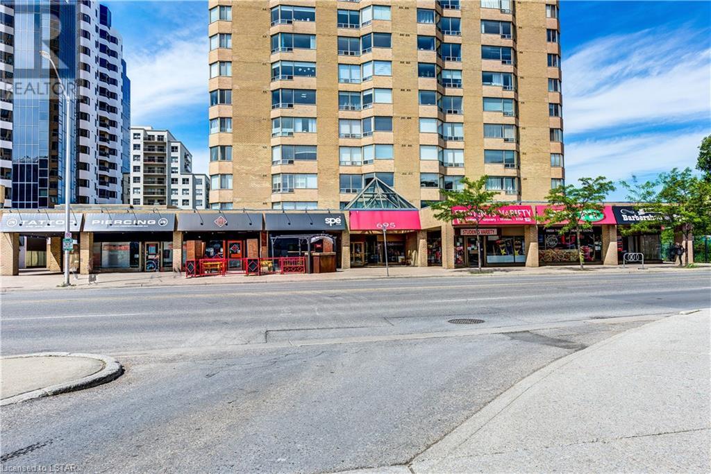 695 RICHMOND Street Unit# 301