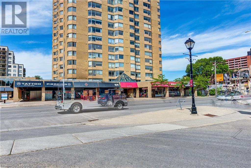 695 RICHMOND Street Unit# 301