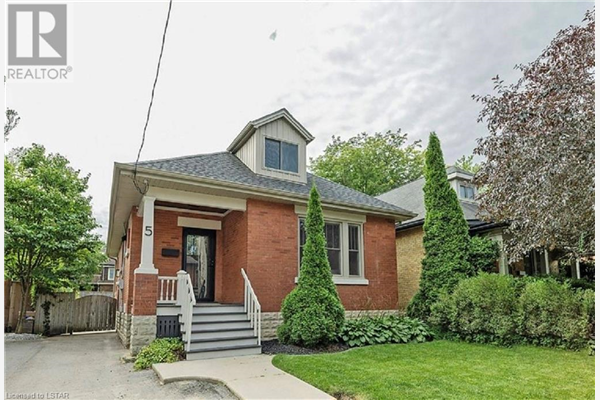 5 MCKENZIE Avenue, London