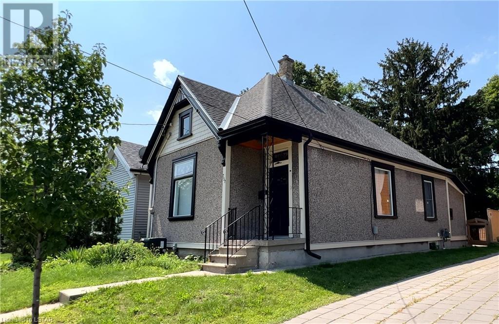 757 ELIZABETH Street
