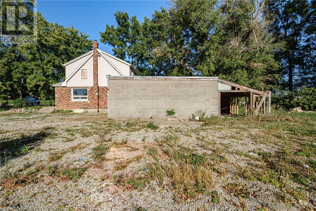 556 PARIS Road