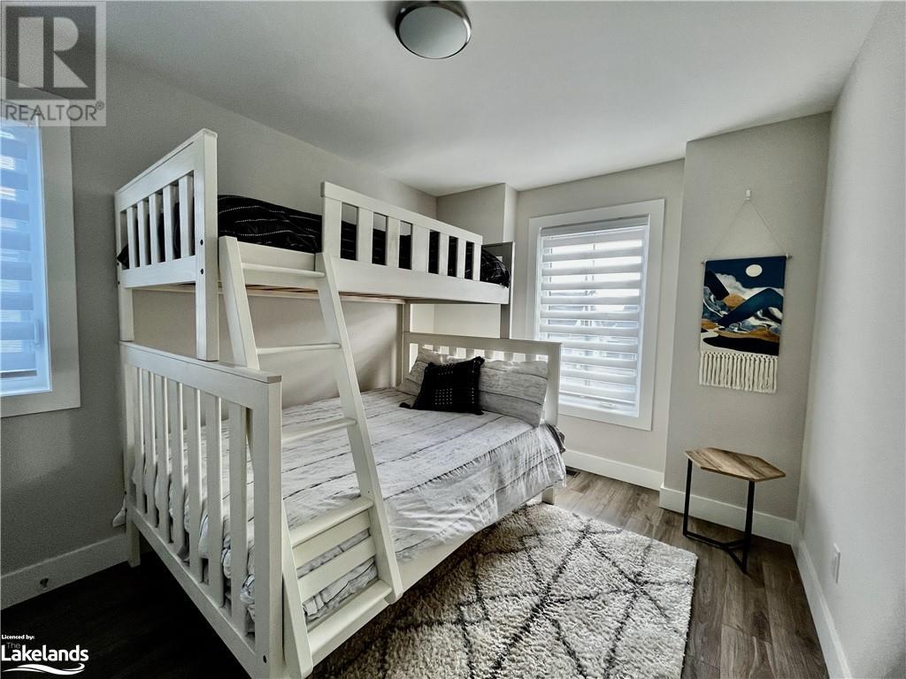 120 BLACK WILLOW Crescent