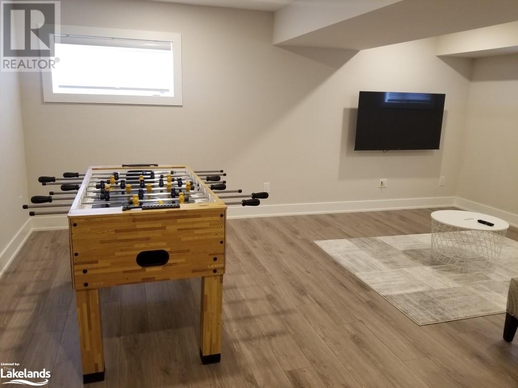 120 BLACK WILLOW Crescent