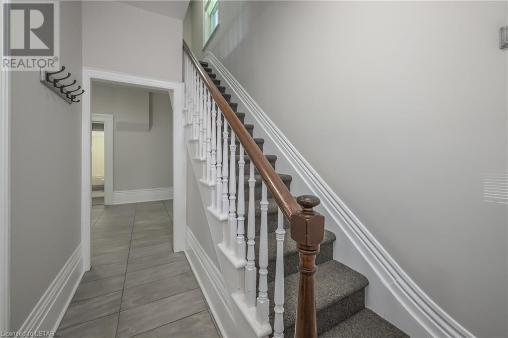 175 SYDENHAM Street