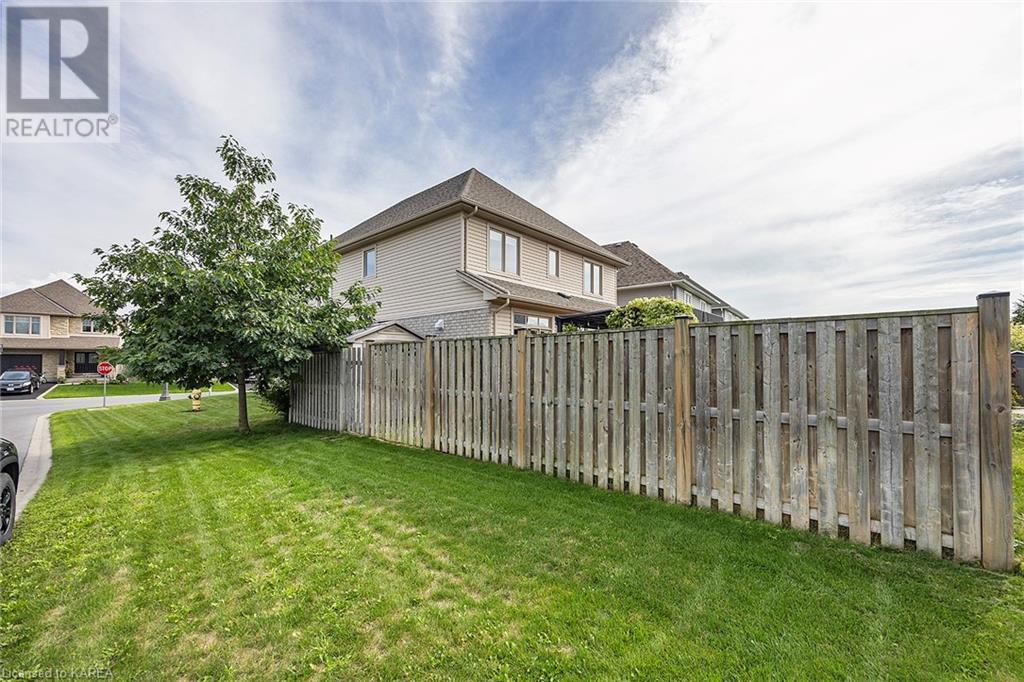 664 FIELDSTONE Drive