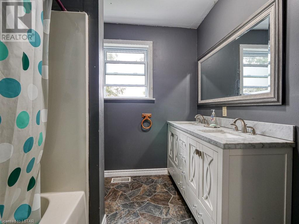 Listing 40472355 - Large Photo # 35