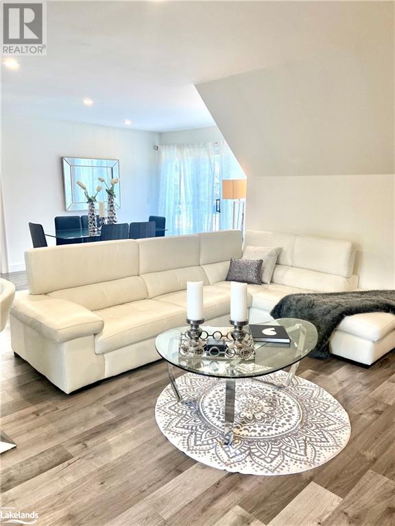 51 LOUISA Street W