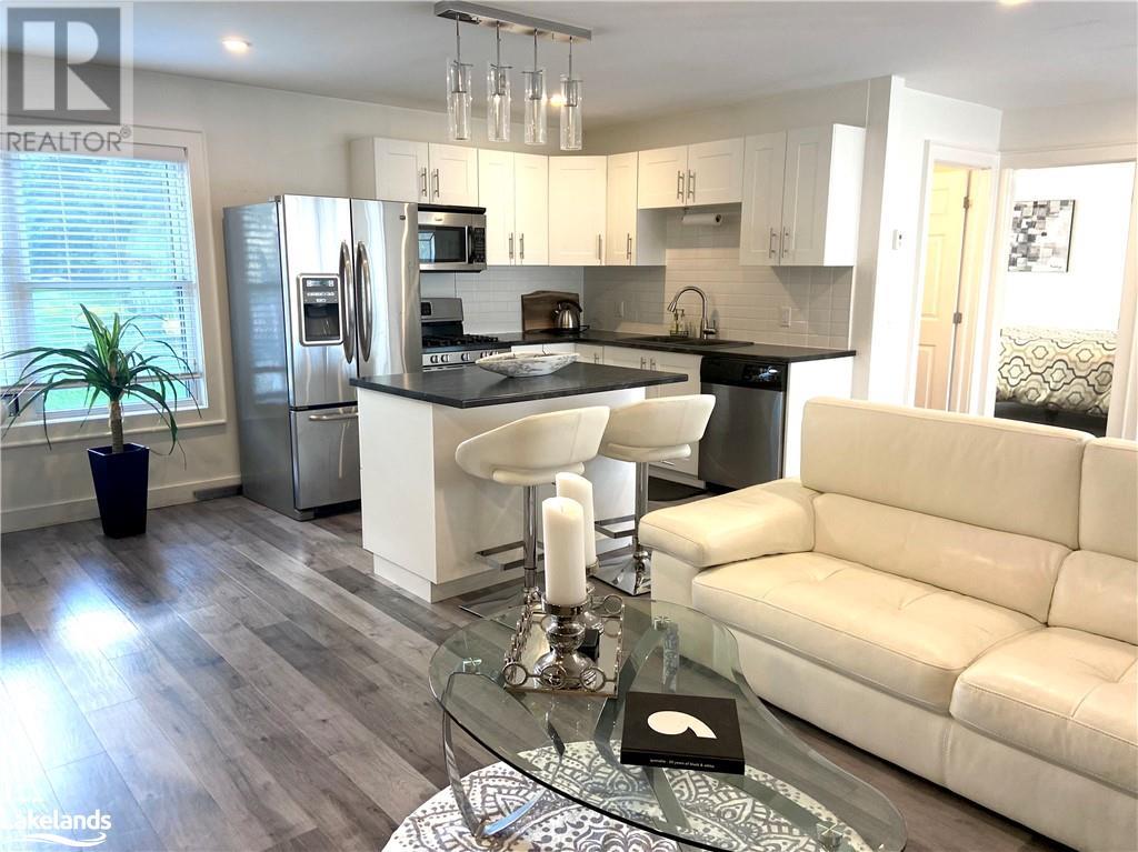 51 LOUISA Street W