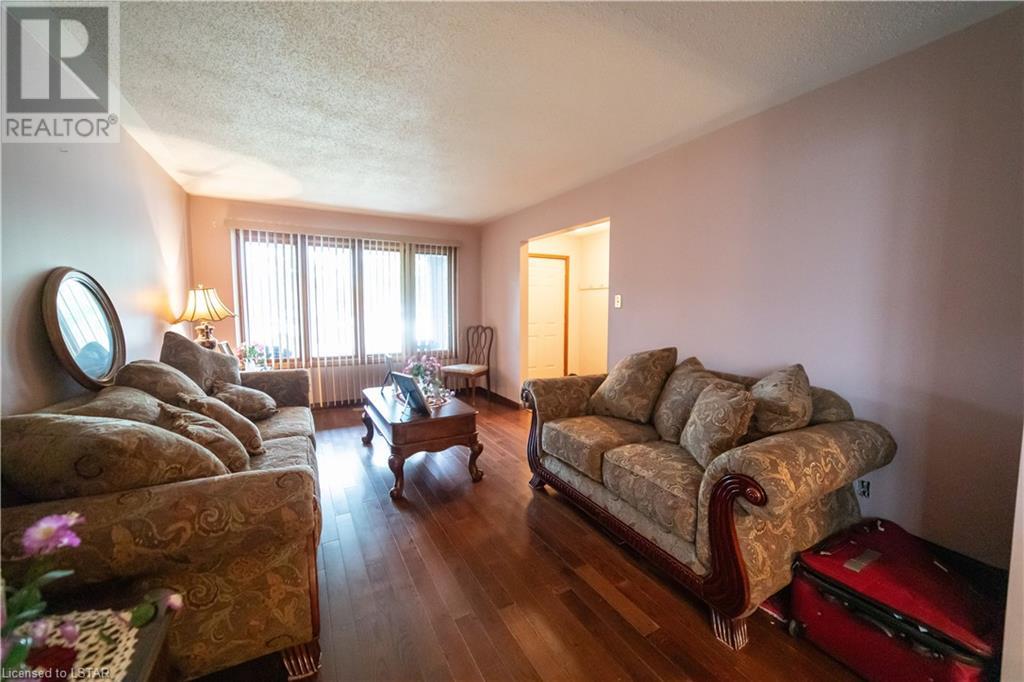 154 NAPOLEON Drive