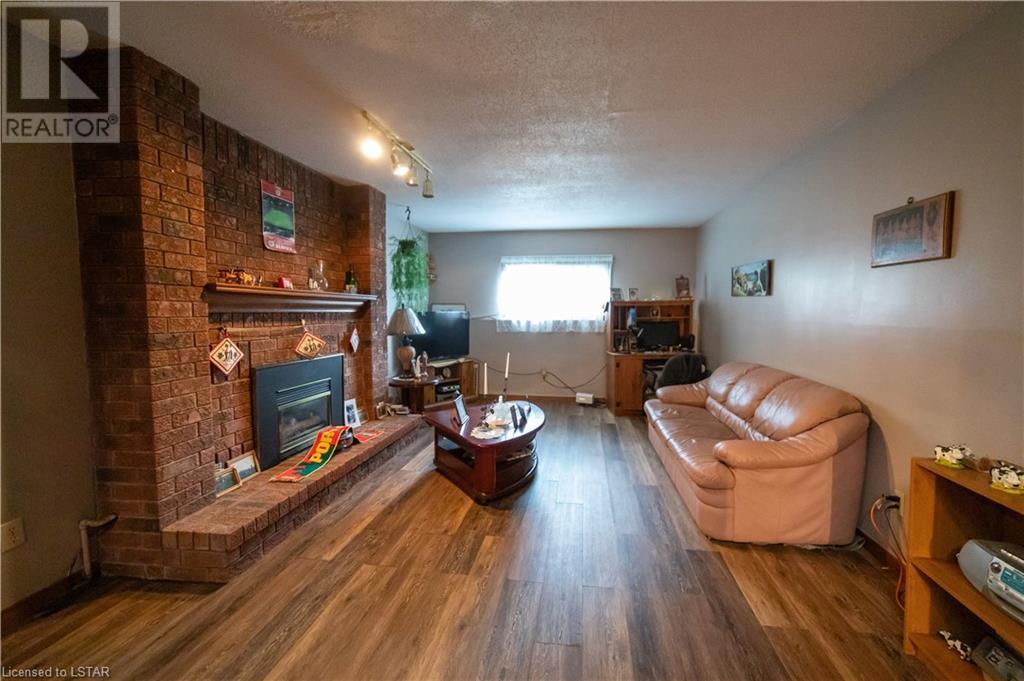 154 NAPOLEON Drive