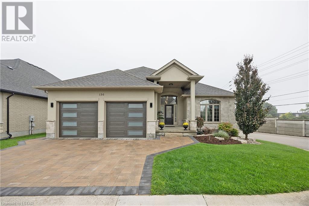 136 WOODHOLME Close