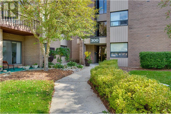 300 EVERGLADE Crescent Unit# 214, London