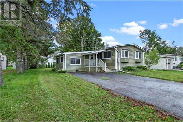4 FENELON Way, Lindsay