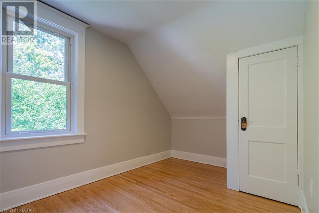 Listing 40475569 - Large Photo # 16