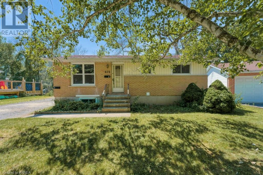 675 AYLMER Crescent