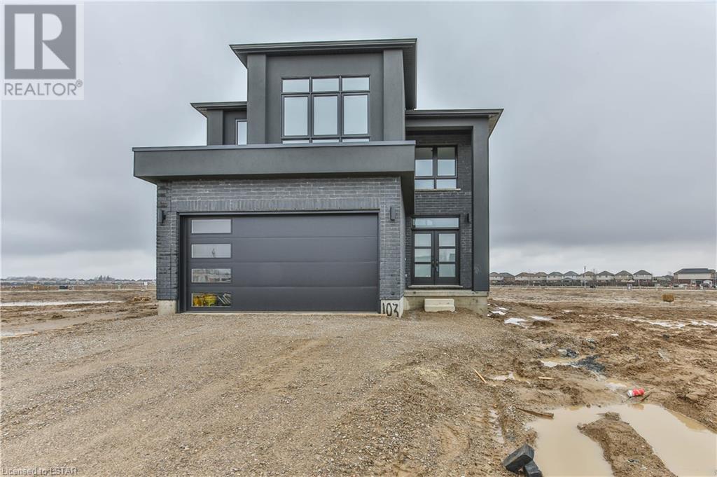 241 HESSELMAN Crescent