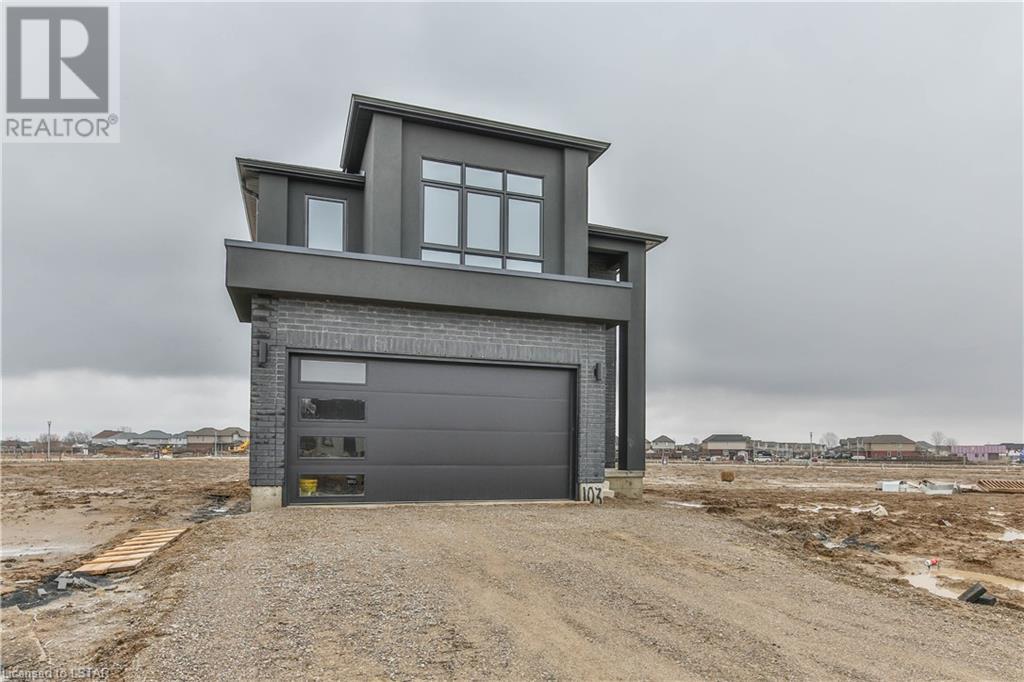 241 HESSELMAN Crescent