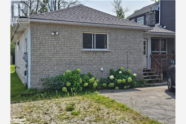 29 GEORGE Avenue, Wasaga Beach