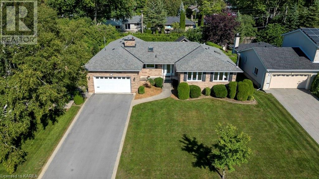 23 FAIRWAY HILL Crescent