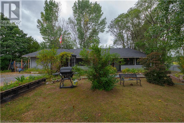 8514 COUNTY RD 18, Roseneath