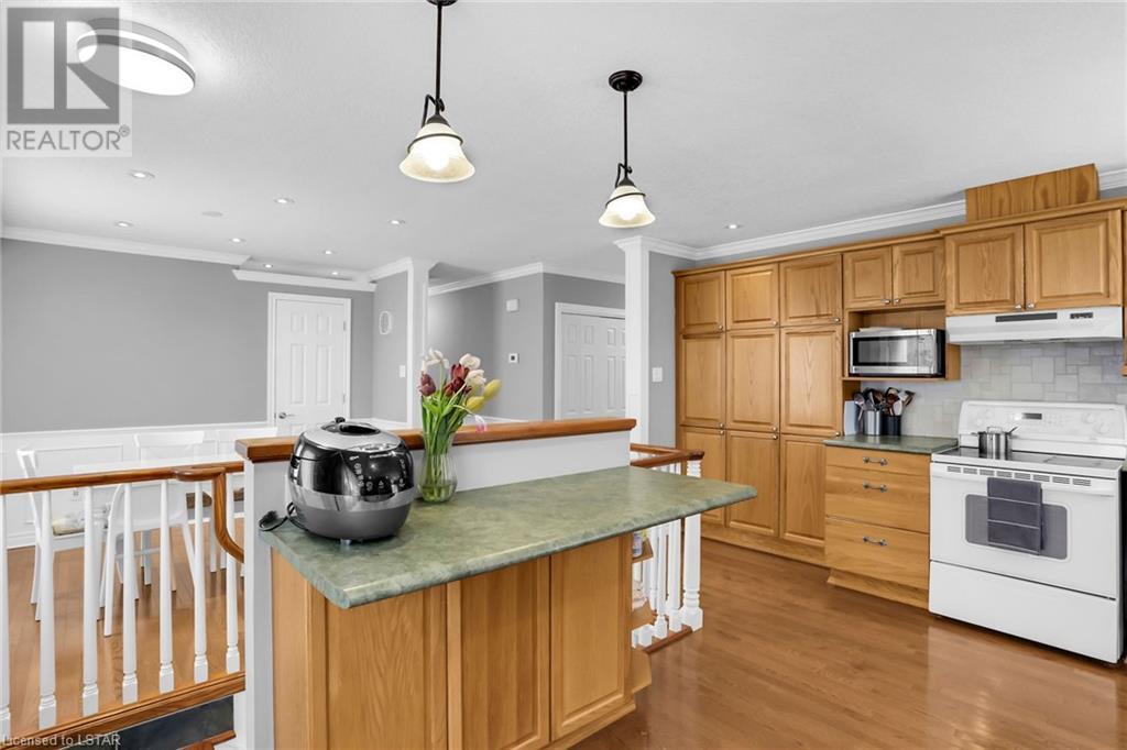 1520 GLENORA Drive