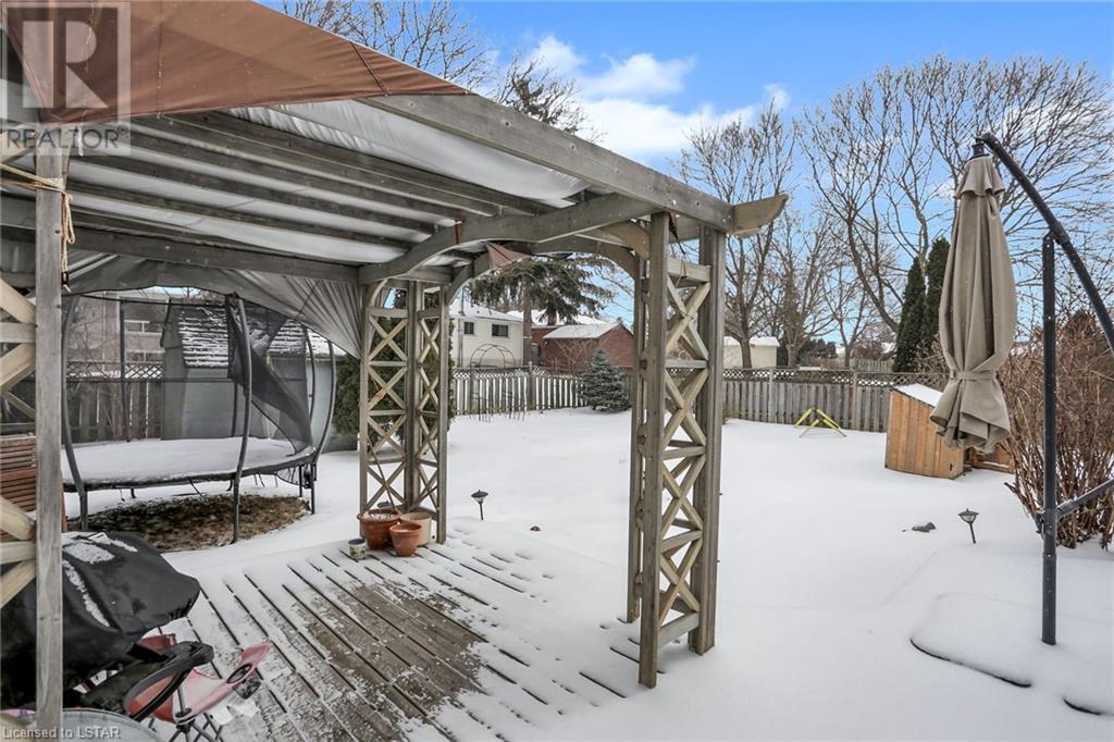 1520 GLENORA Drive