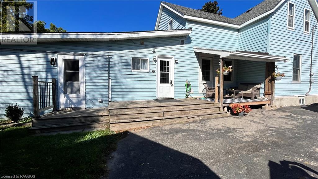 1110 2ND Avenue W