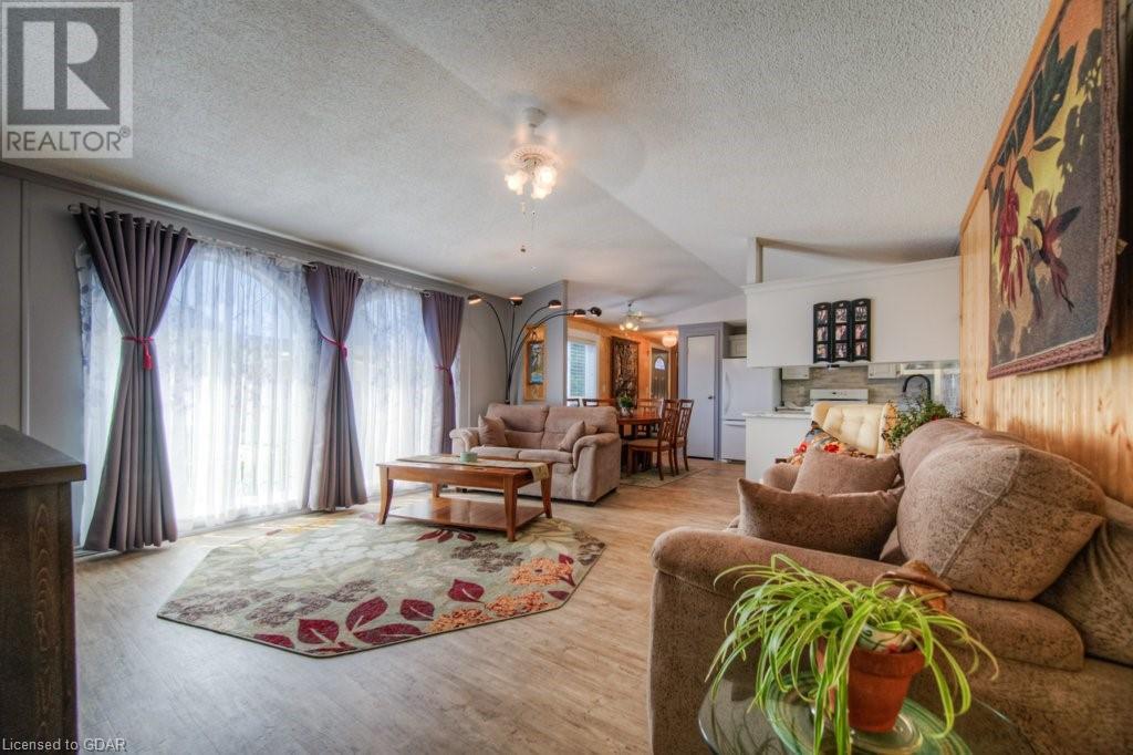 17 HEMLOCK Crescent