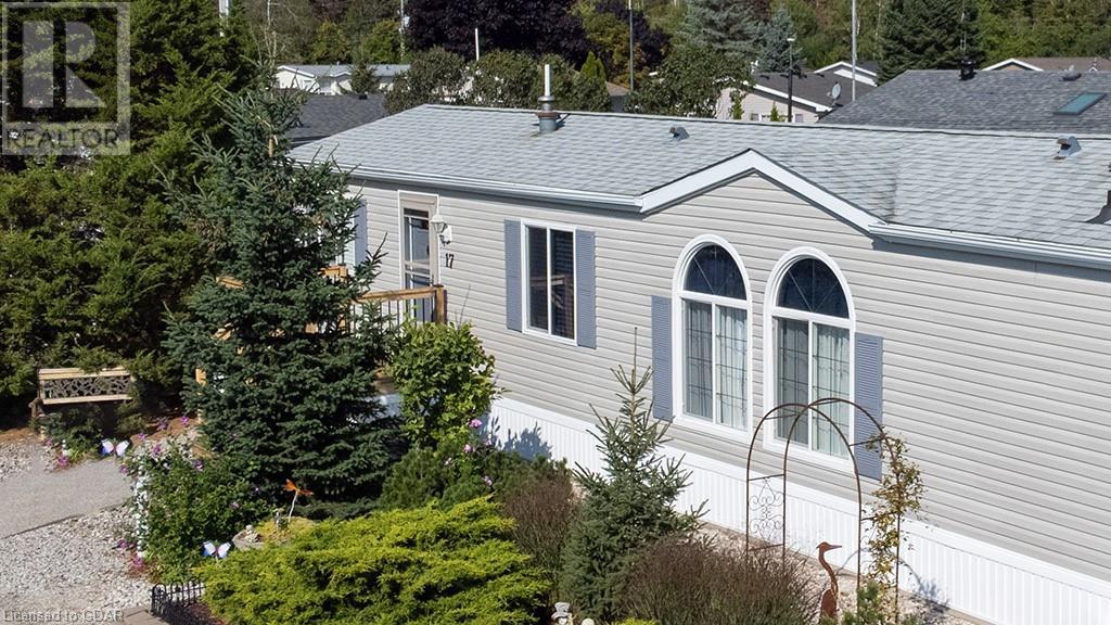 17 HEMLOCK Crescent