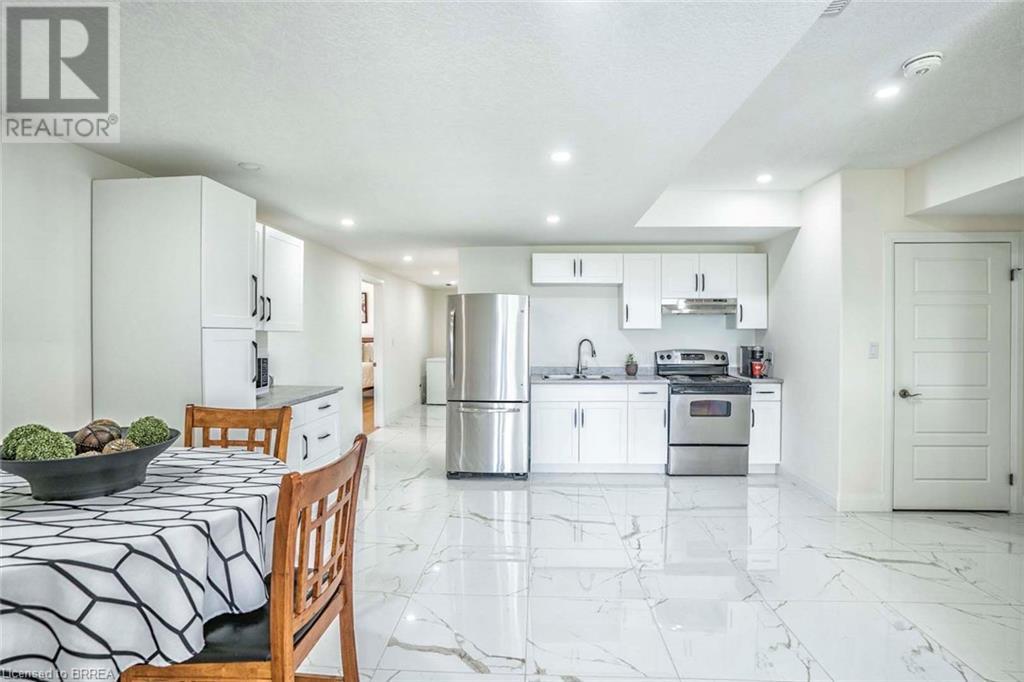 40 GRANDVILLE Circle