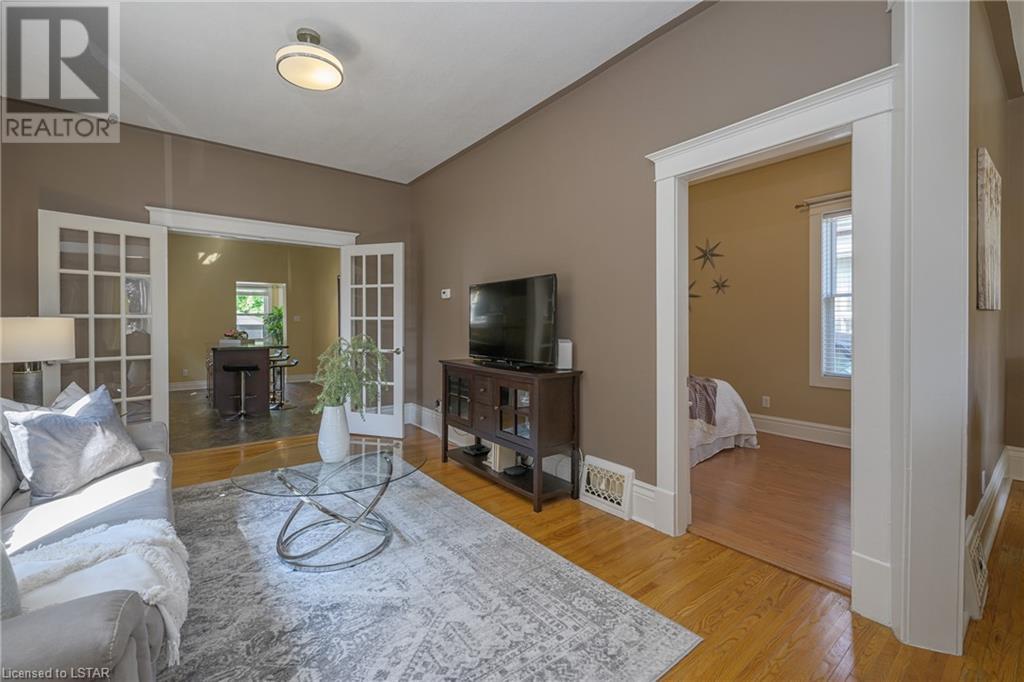 Listing 40477733 - Large Photo # 5