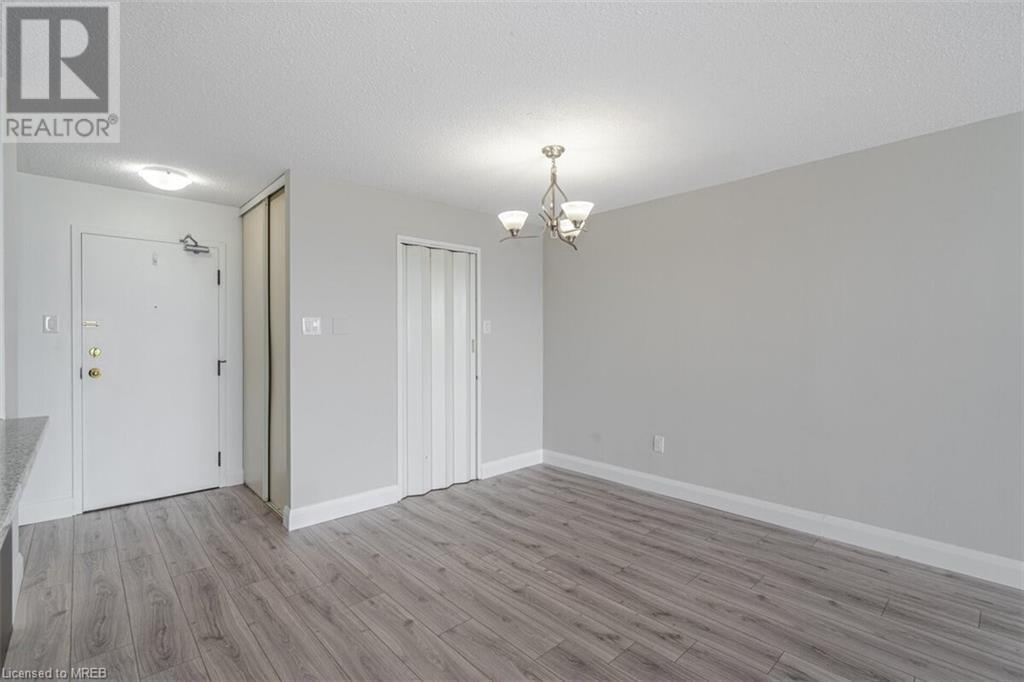 Listing 40478087 - Large Photo # 7