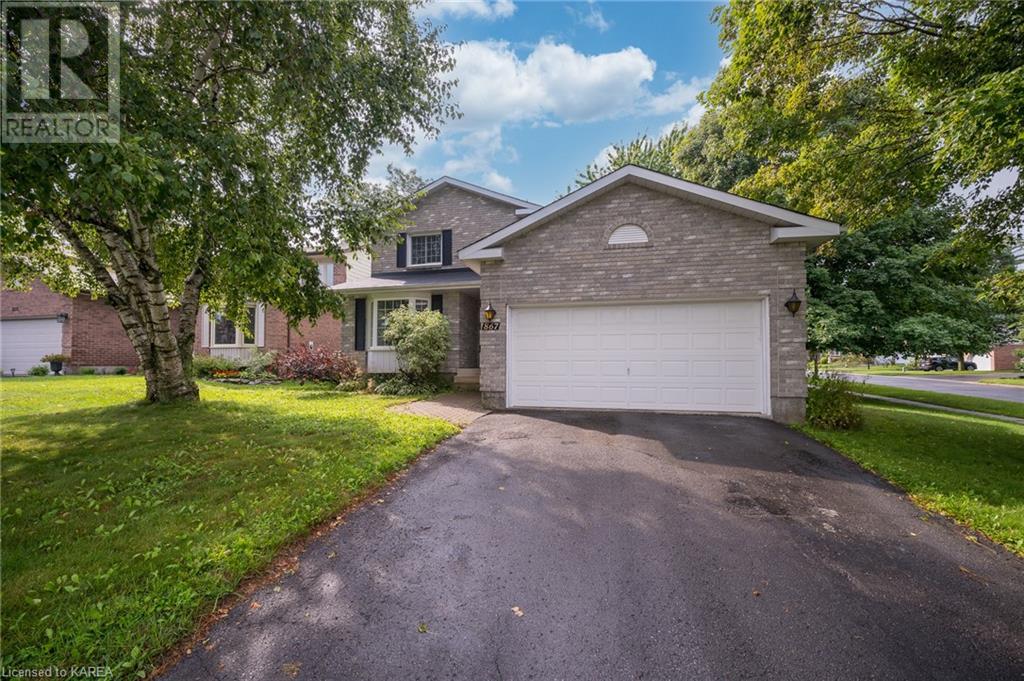 867 WOODSIDE Drive