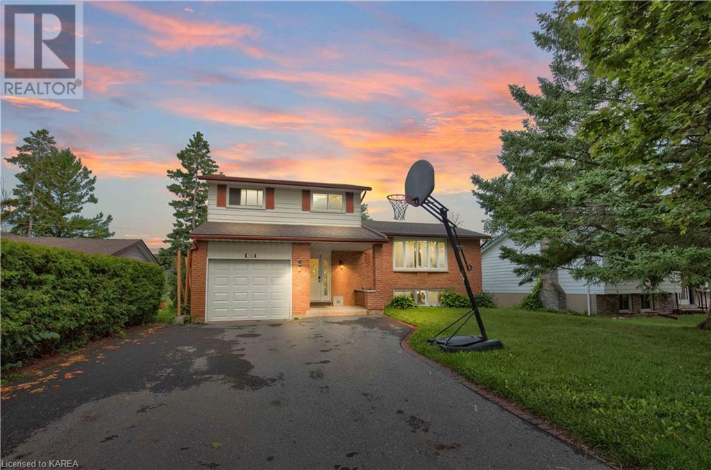 745 AYLMER Crescent