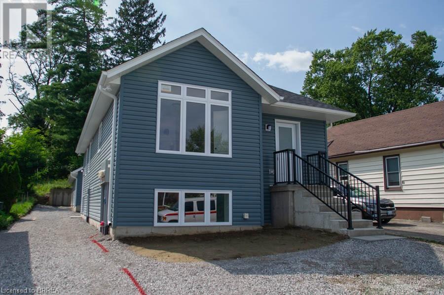 172 QUEEN Street S