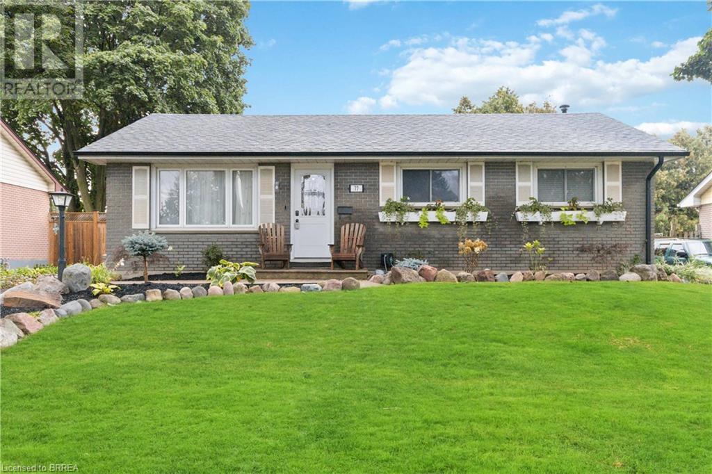 77 LYNDALE Crescent